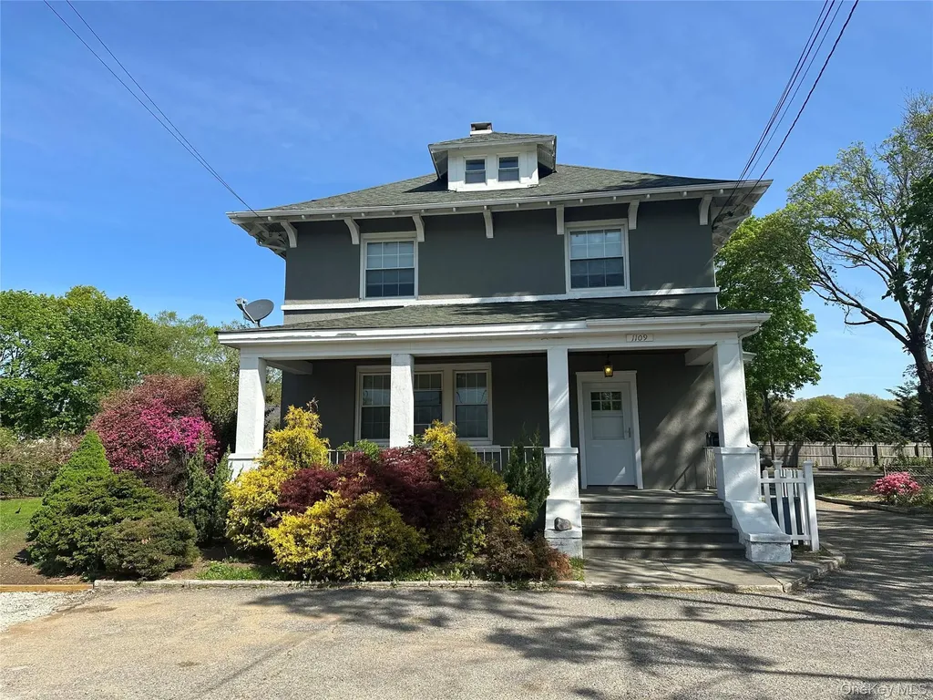 1109 Pulaski Road East Northport NY 11731