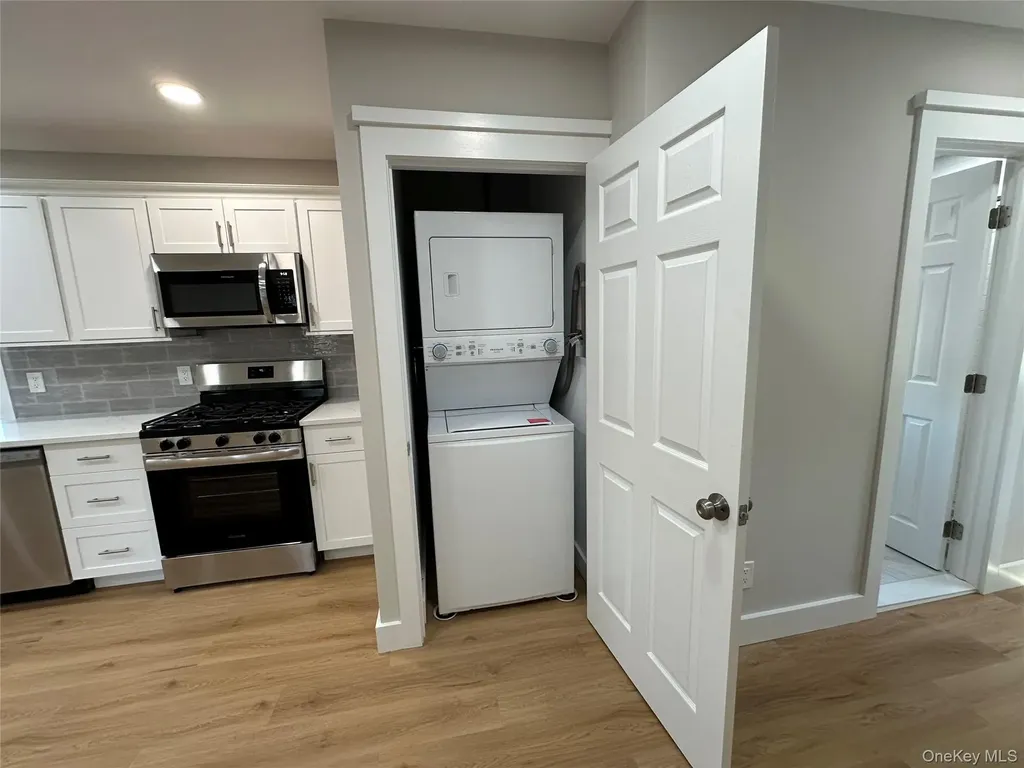 1109 Pulaski Road East Northport NY 11731