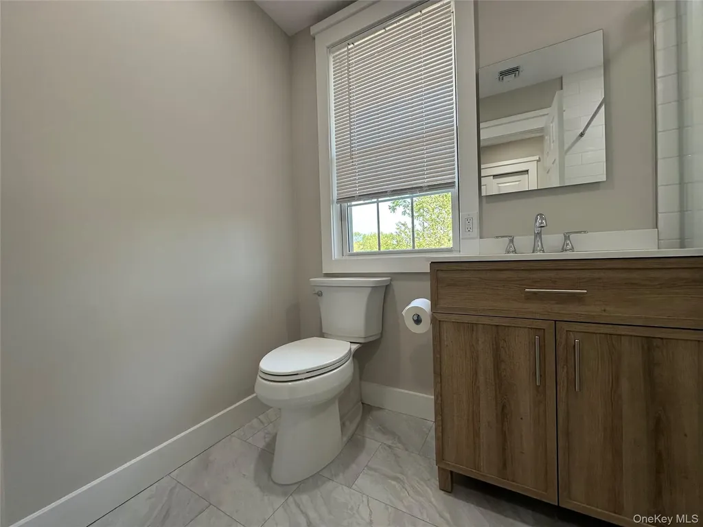 1109 Pulaski Road East Northport NY 11731
