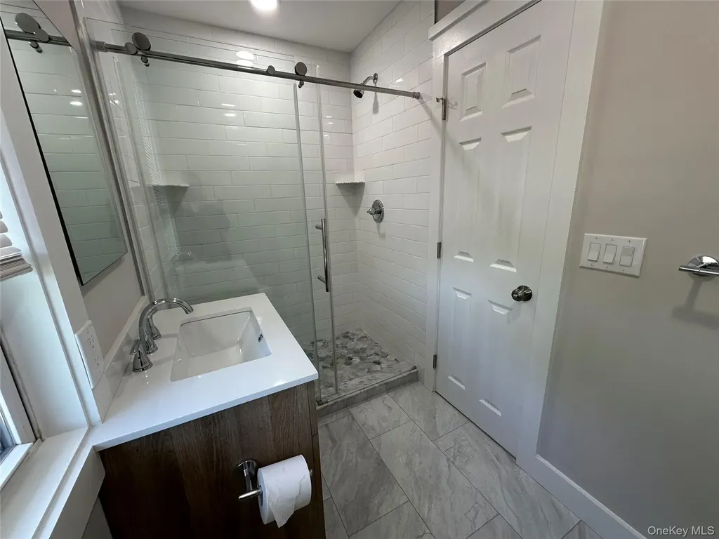 1109 Pulaski Road East Northport NY 11731