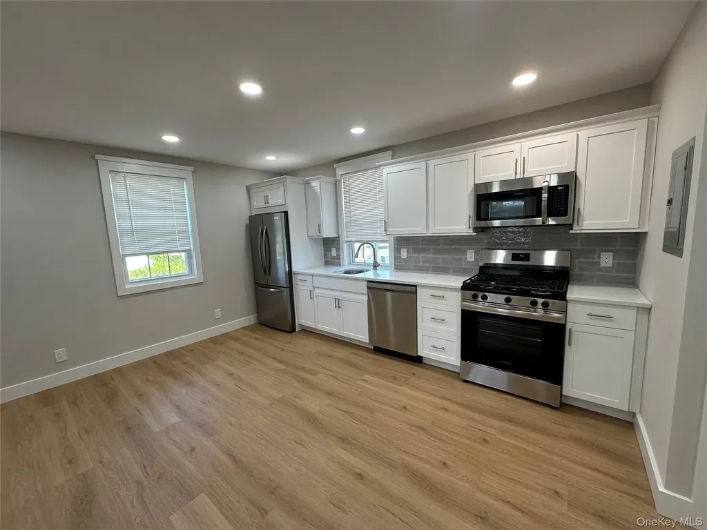 1109 Pulaski Road East Northport NY 11731