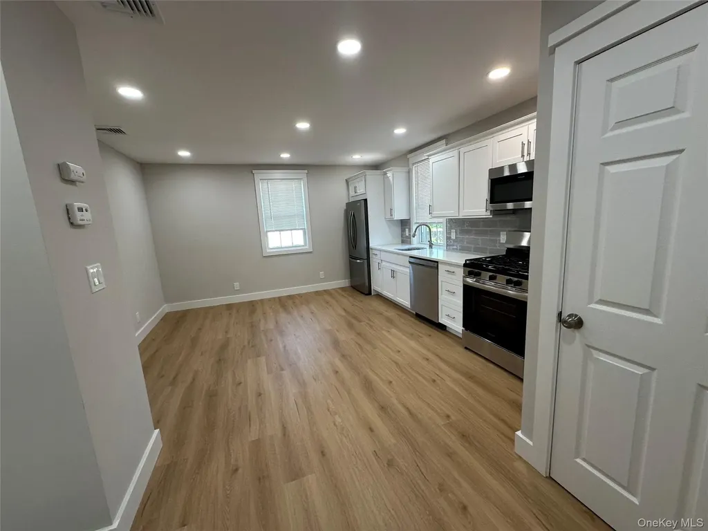 1109 Pulaski Road East Northport NY 11731