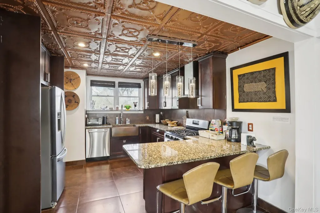 375 Hawthorne Terrace Fleetwood NY 10552