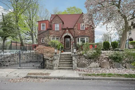 375 Hawthorne Terrace Fleetwood NY 10552