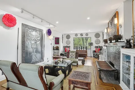375 Hawthorne Terrace Fleetwood NY 10552