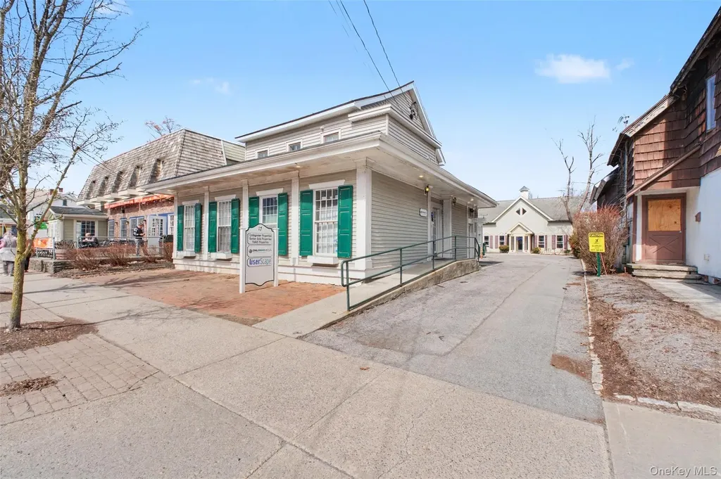 17 Collegeview Avenue Poughkeepsie NY 12603