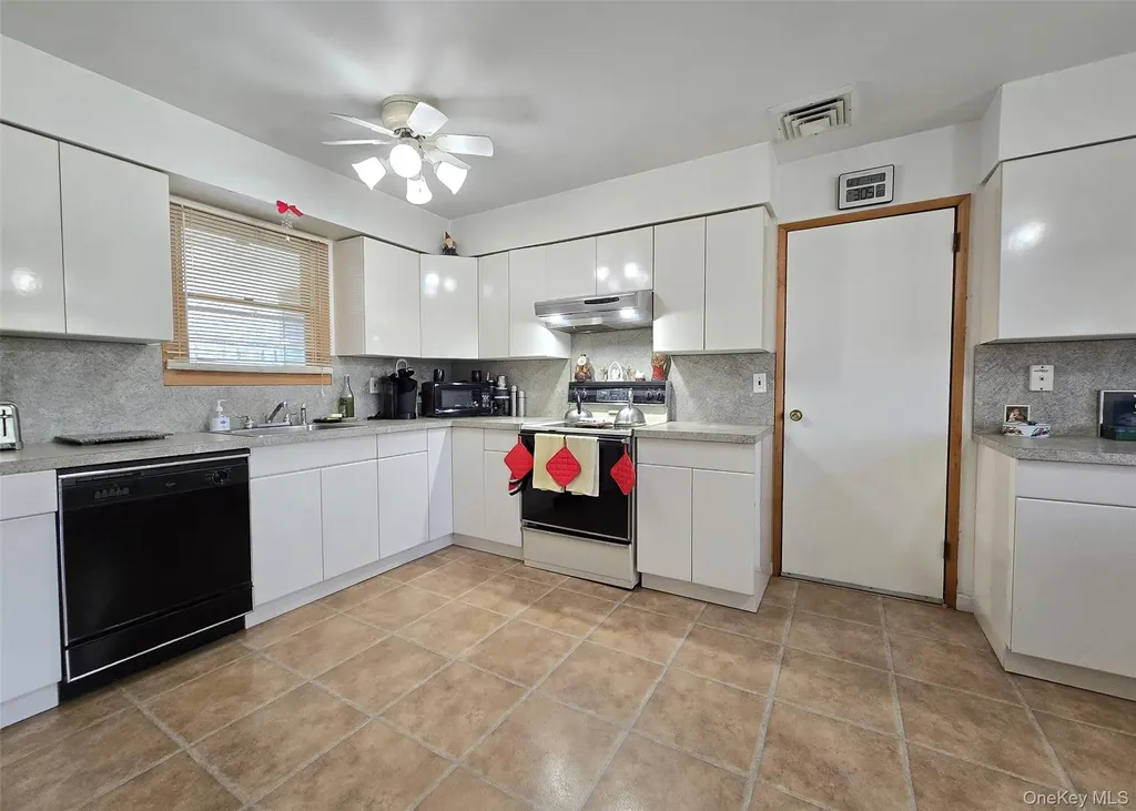 7 Clair Avenue Holbrook NY 11741