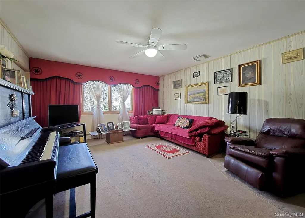 7 Clair Avenue Holbrook NY 11741