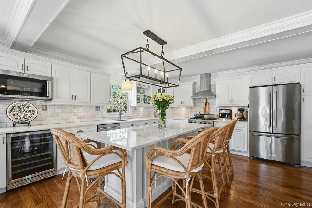 25 Lighthouse Road Southold NY 11971