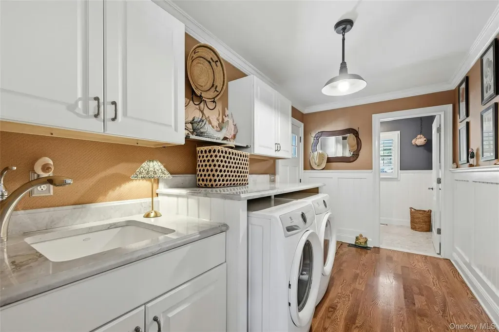25 Lighthouse Road Southold NY 11971