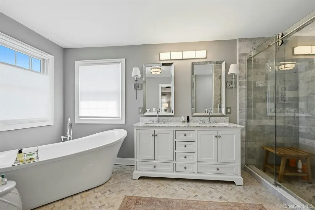 25 Lighthouse Road Southold NY 11971