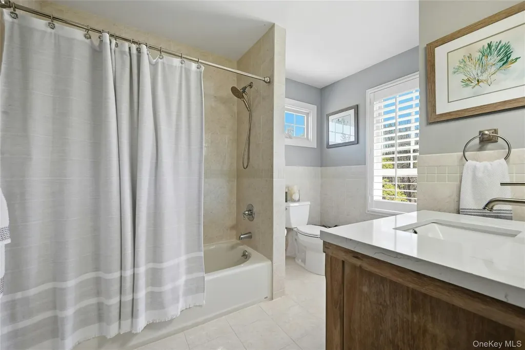 25 Lighthouse Road Southold NY 11971