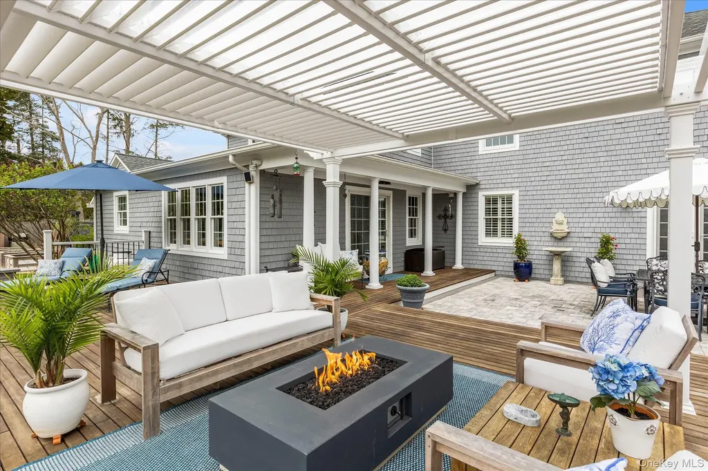 25 Lighthouse Road Southold NY 11971