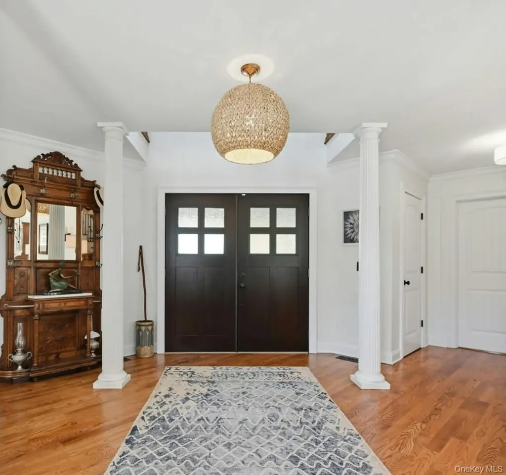 25 Lighthouse Road Southold NY 11971