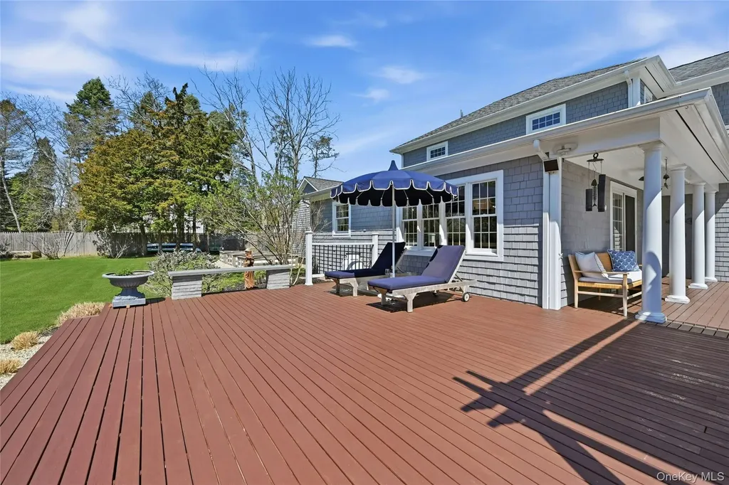 25 Lighthouse Road Southold NY 11971