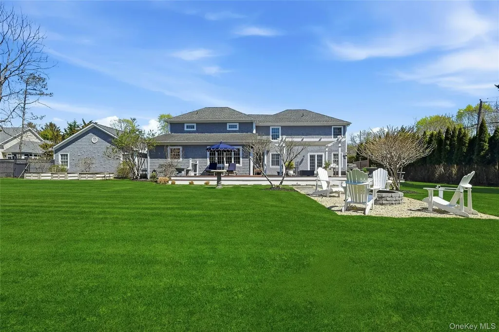 25 Lighthouse Road Southold NY 11971