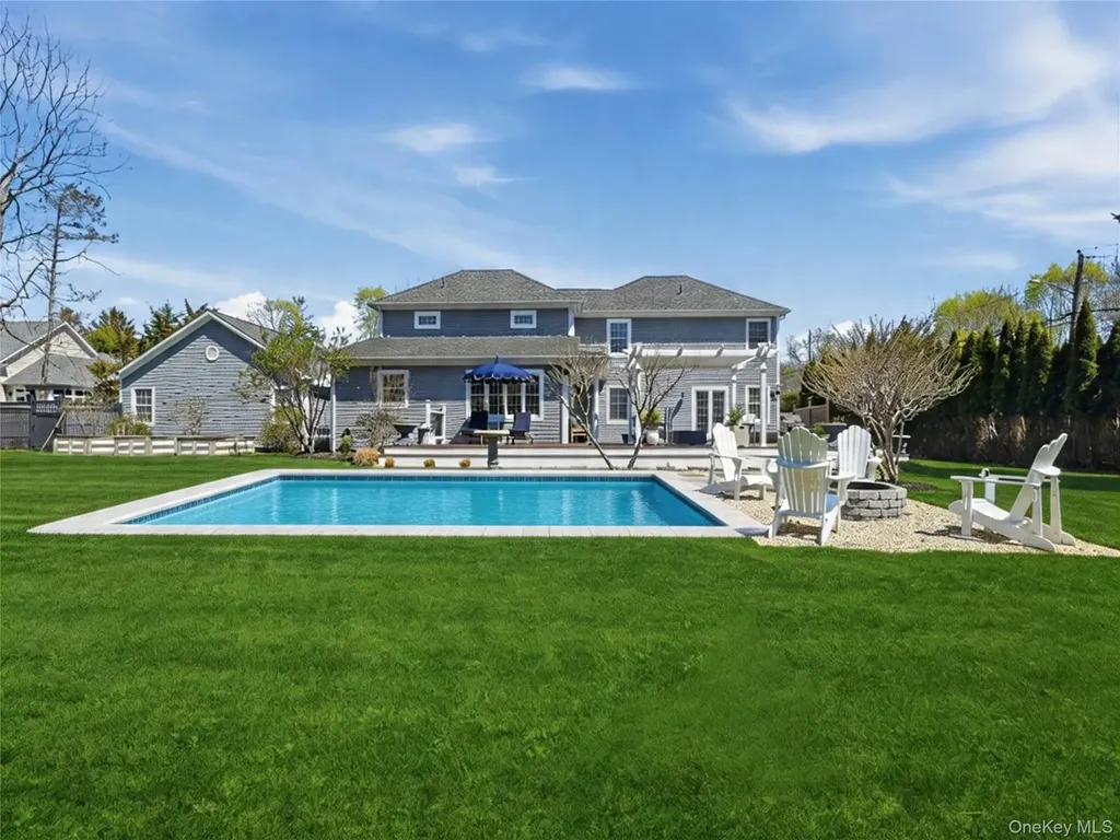 25 Lighthouse Road Southold NY 11971