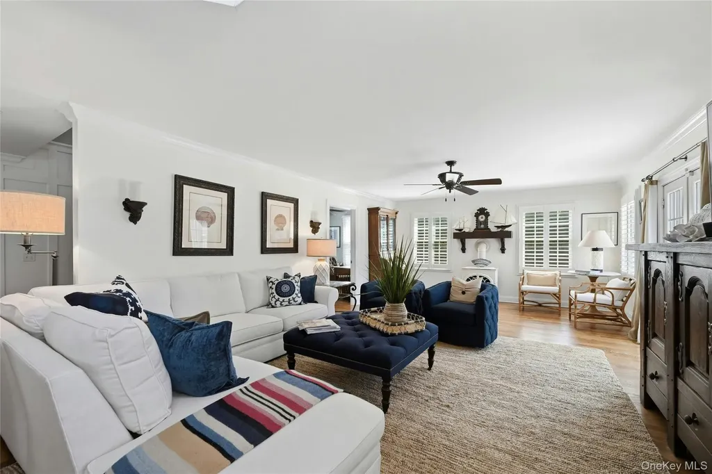 25 Lighthouse Road Southold NY 11971
