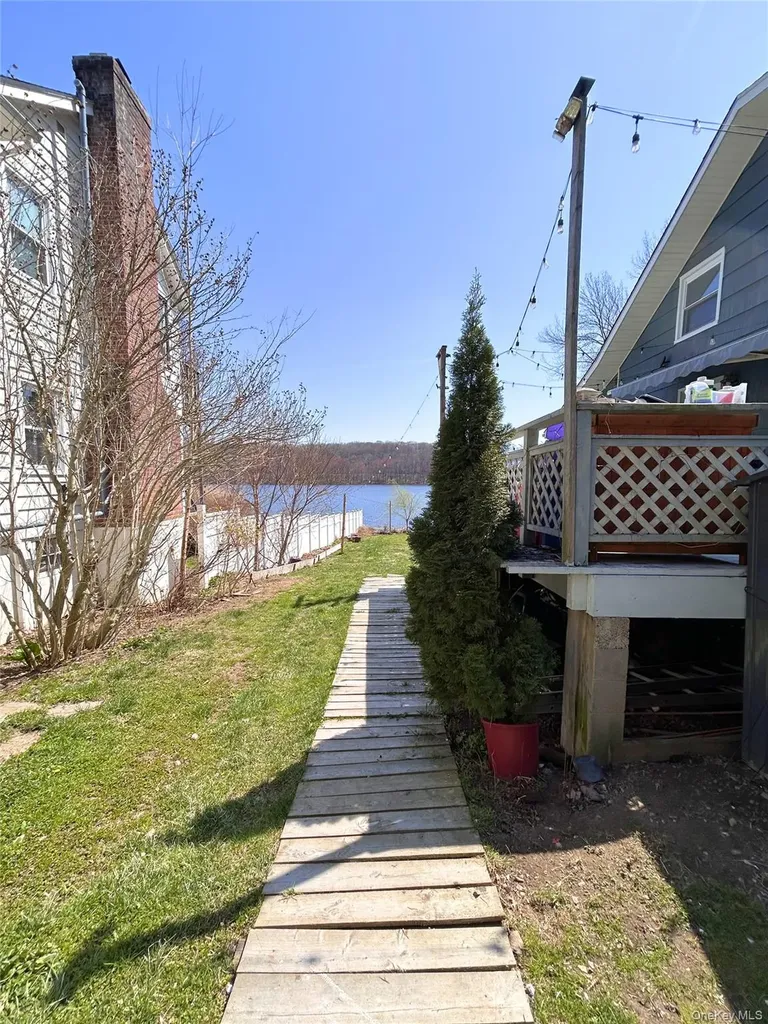 451 E Main Street Jefferson Valley NY 10535