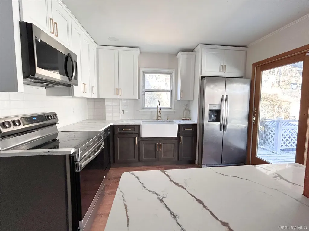 451 E Main Street Jefferson Valley NY 10535