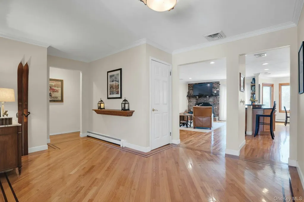 44 Mcculloch Drive Dix Hills NY 11746
