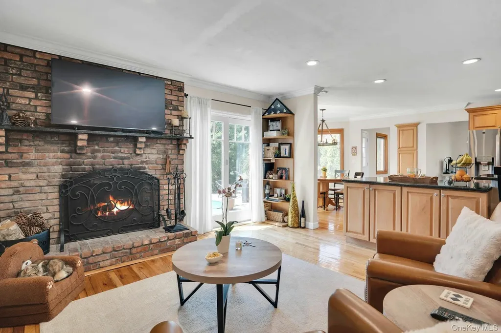44 Mcculloch Drive Dix Hills NY 11746