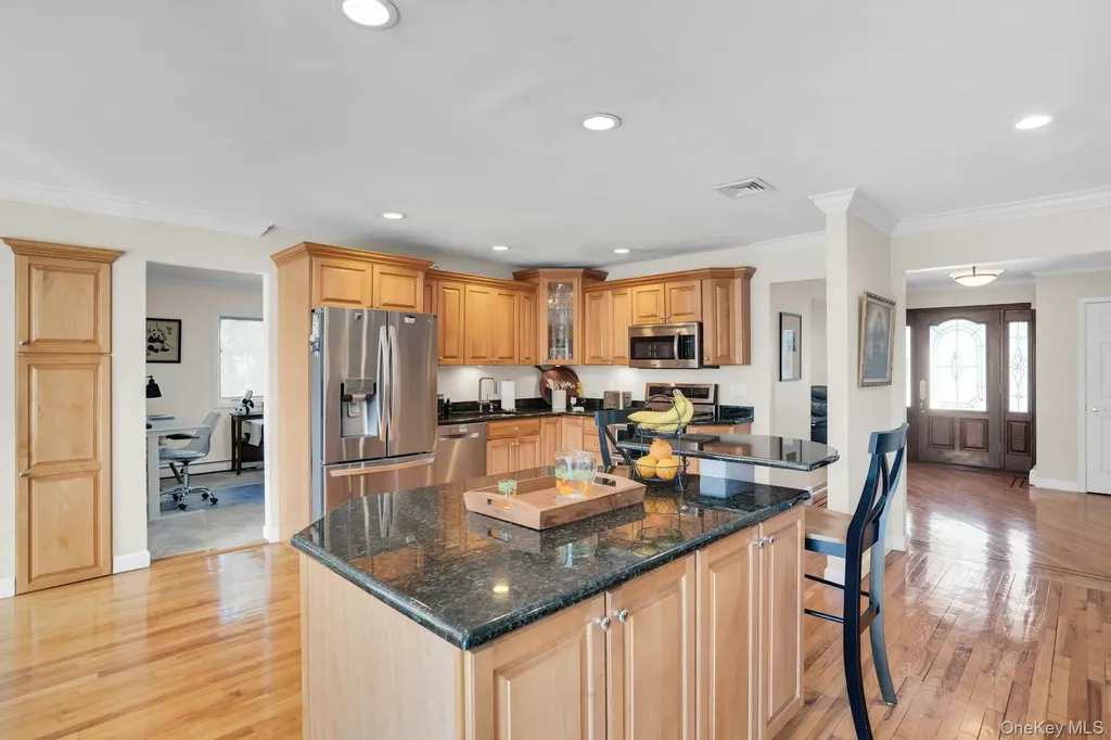 44 Mcculloch Drive Dix Hills NY 11746