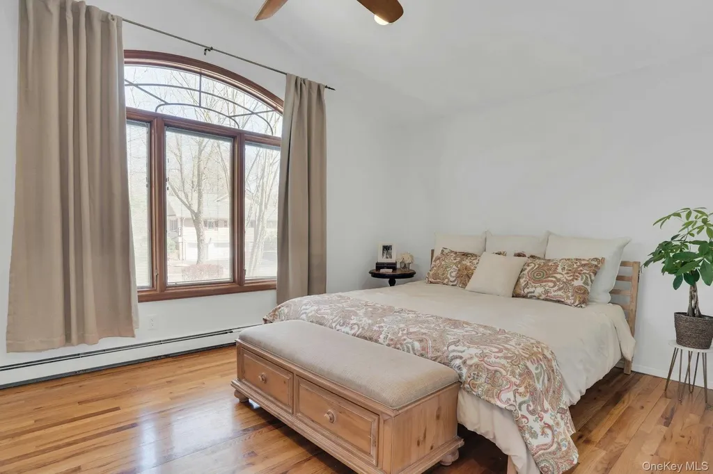 44 Mcculloch Drive Dix Hills NY 11746