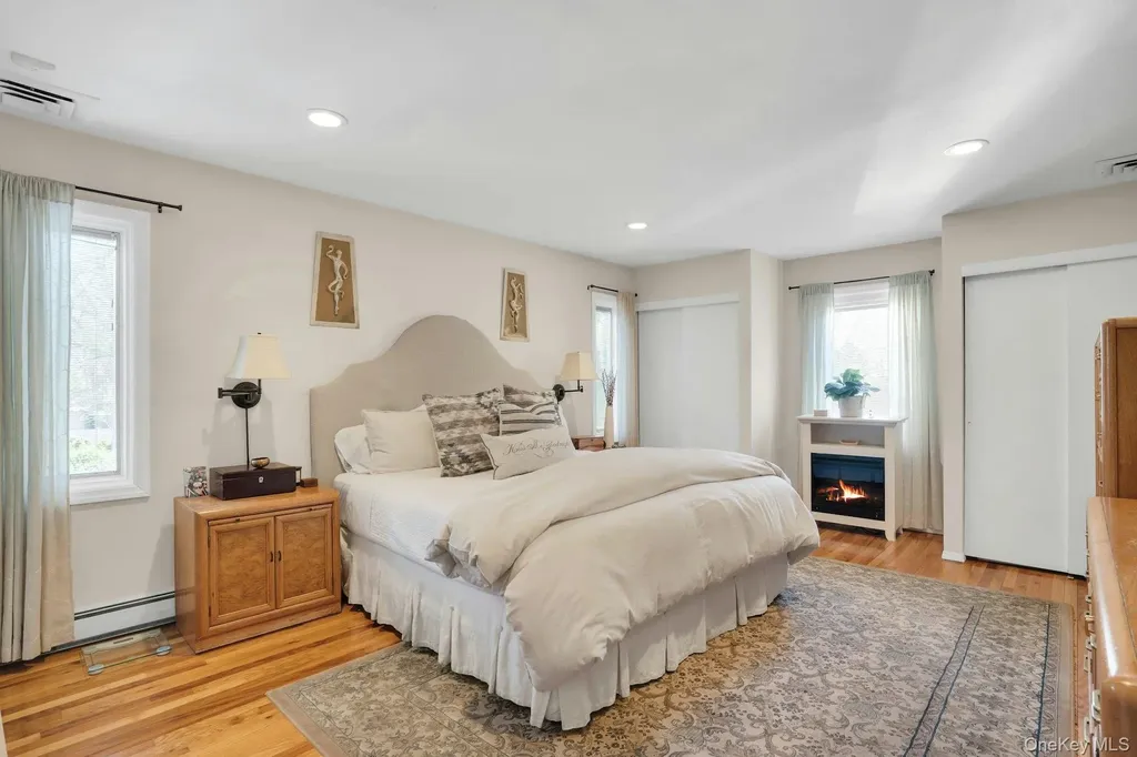 44 Mcculloch Drive Dix Hills NY 11746