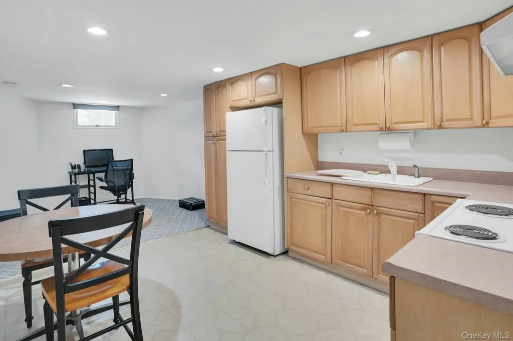44 Mcculloch Drive Dix Hills NY 11746