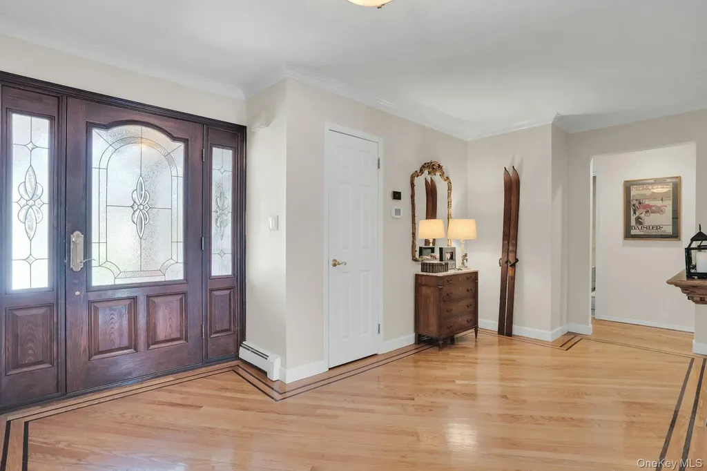 44 Mcculloch Drive Dix Hills NY 11746