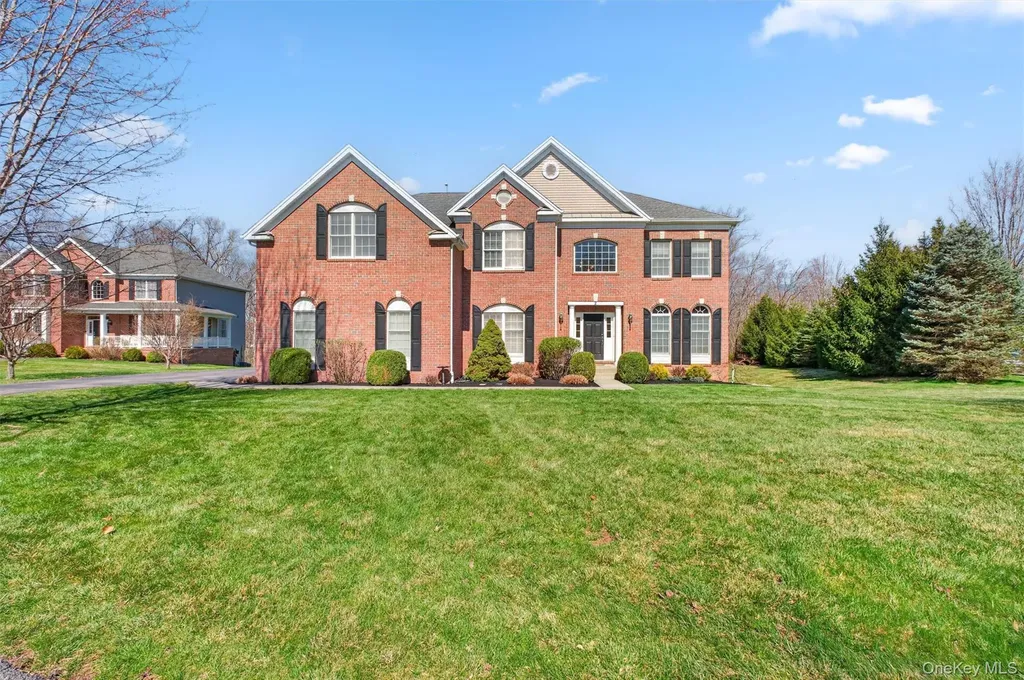 2 Holly Crescent Hopewell Junction NY 12533
