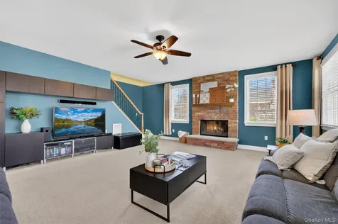 2 Holly Crescent Hopewell Junction NY 12533