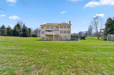 2 Holly Crescent Hopewell Junction NY 12533