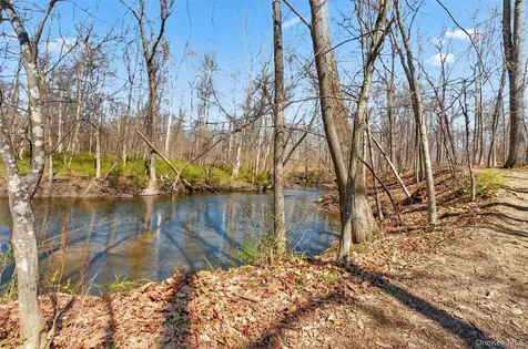 2 Holly Crescent Hopewell Junction NY 12533