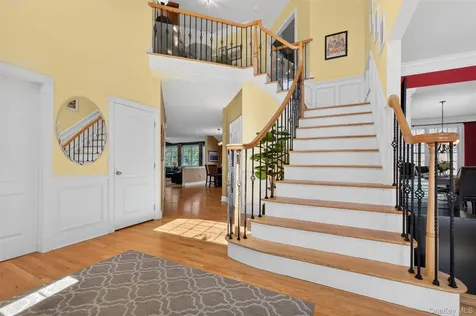 2 Holly Crescent Hopewell Junction NY 12533