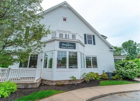 2 Holly Crescent Hopewell Junction NY 12533