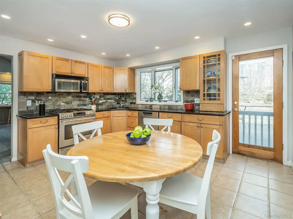 1 Deusenberg Drive East Norwich NY 11732