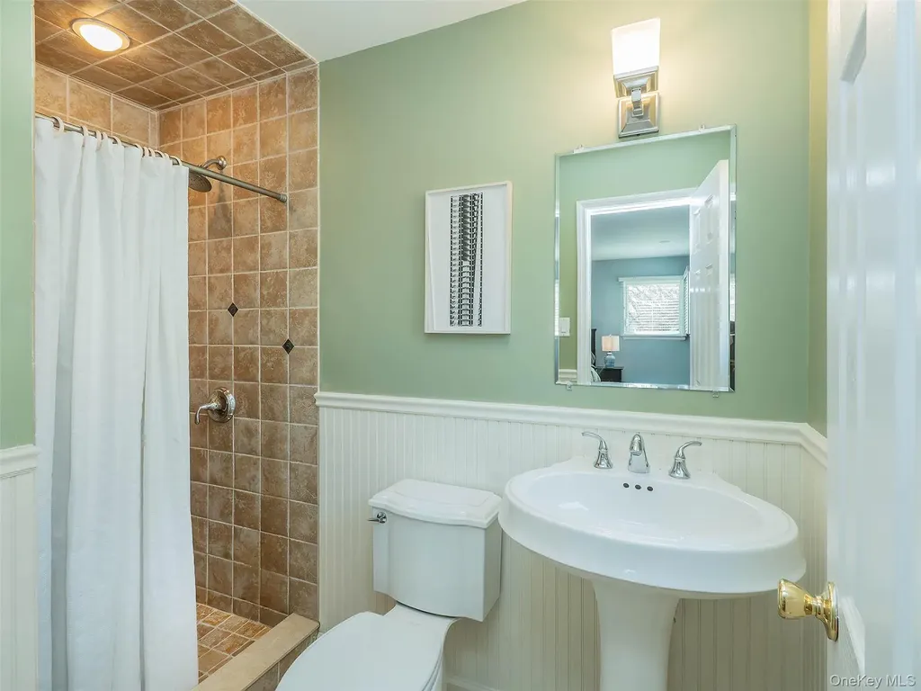1 Deusenberg Drive East Norwich NY 11732