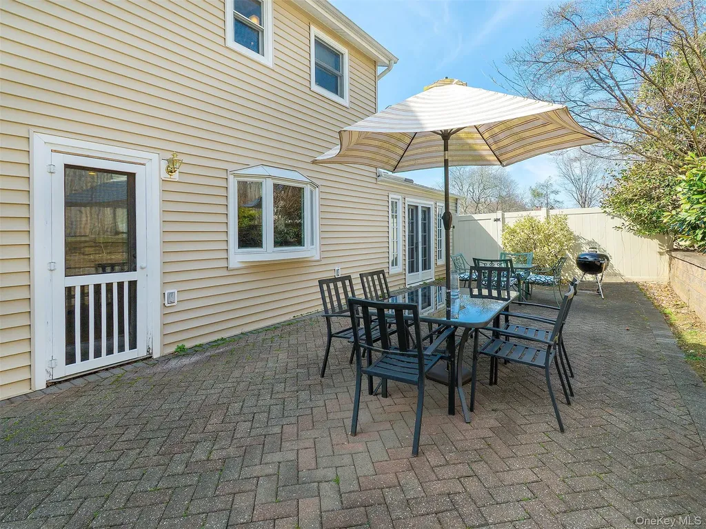 1 Deusenberg Drive East Norwich NY 11732