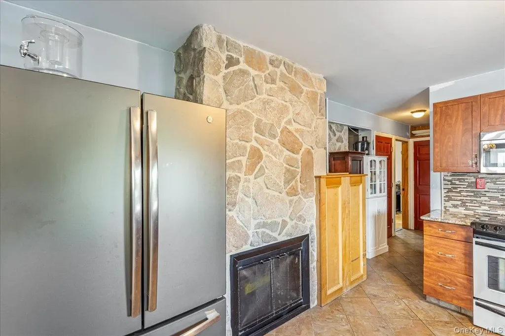 236 Duckpond Drive S Wantagh NY 11793