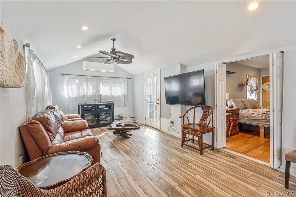 236 Duckpond Drive S Wantagh NY 11793