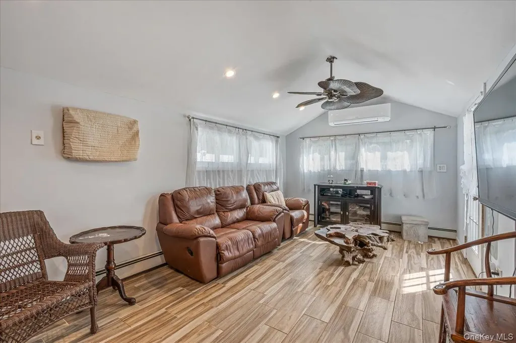 236 Duckpond Drive S Wantagh NY 11793