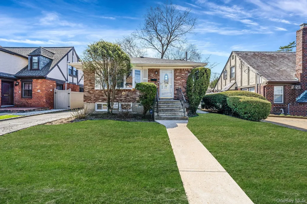 828 Barth Drive North Baldwin NY 11510