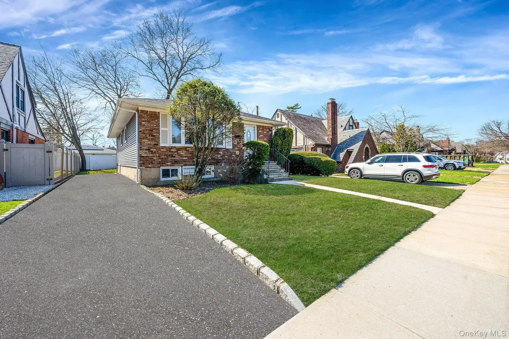 828 Barth Drive North Baldwin NY 11510