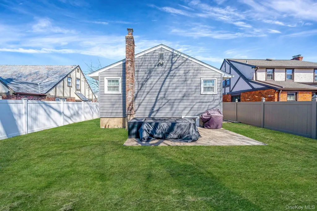 828 Barth Drive North Baldwin NY 11510