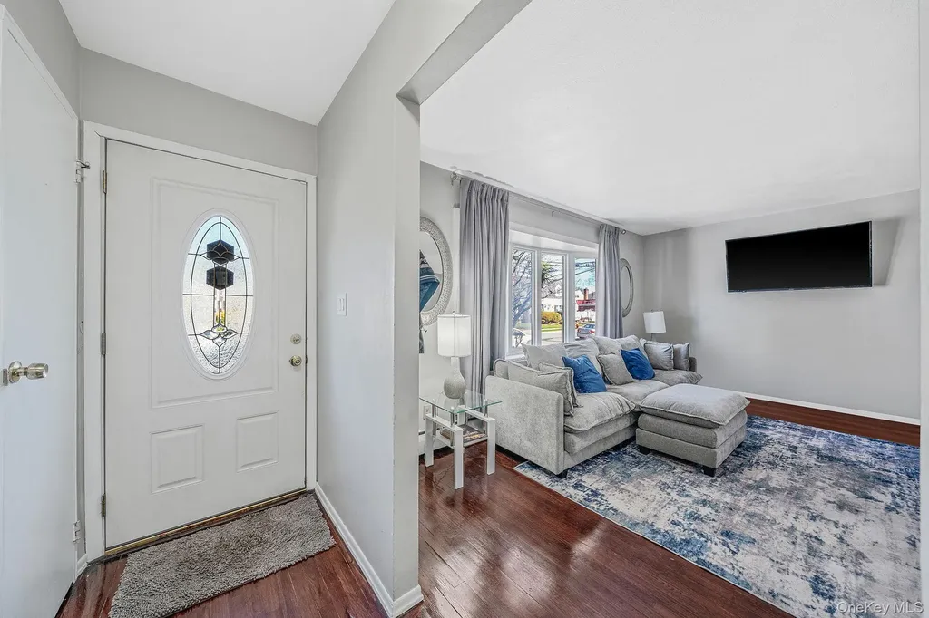 828 Barth Drive North Baldwin NY 11510