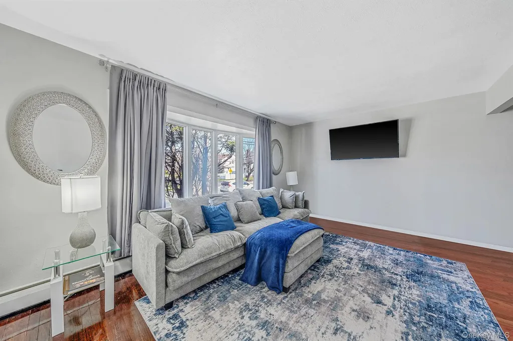 828 Barth Drive North Baldwin NY 11510
