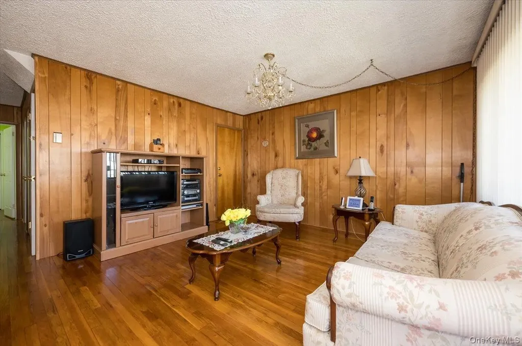 451 Nassau Boulevard Williston Park NY 11596