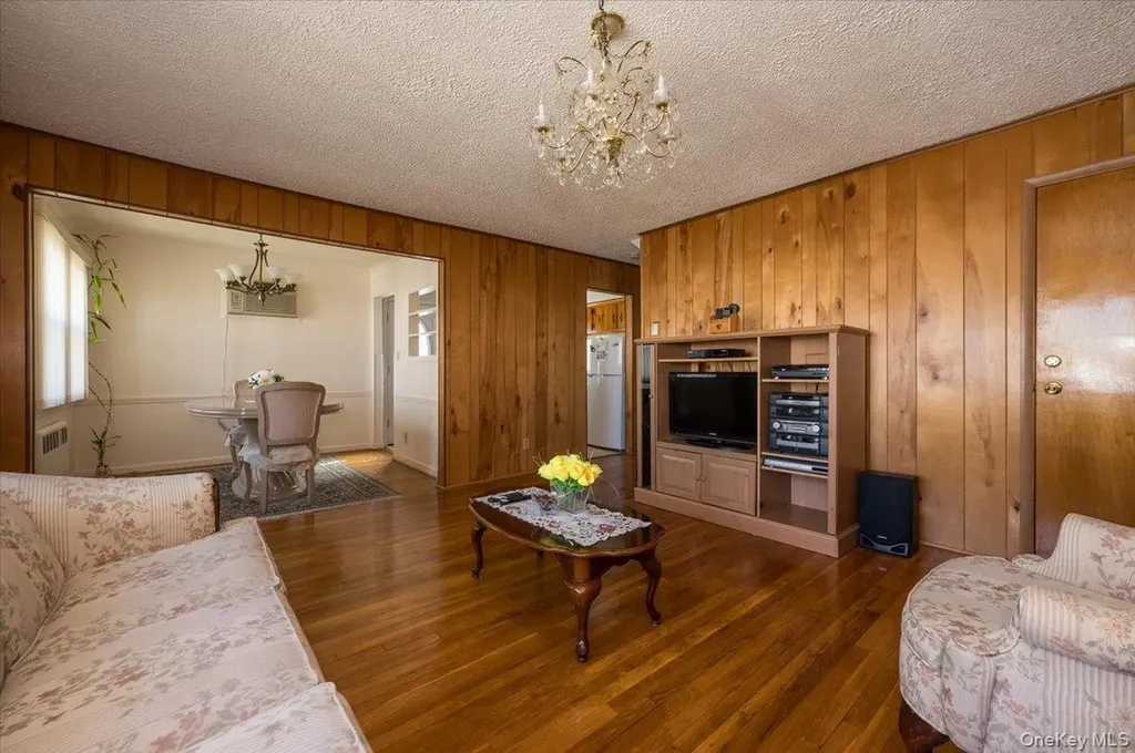 451 Nassau Boulevard Williston Park NY 11596